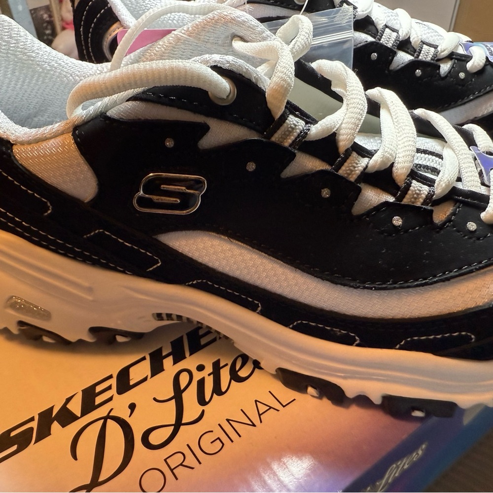 Skechers D'Lites Black and White Wide Fit Sneakers